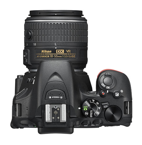 Nikon D5500, reflex DX vista dall'alto dal CES